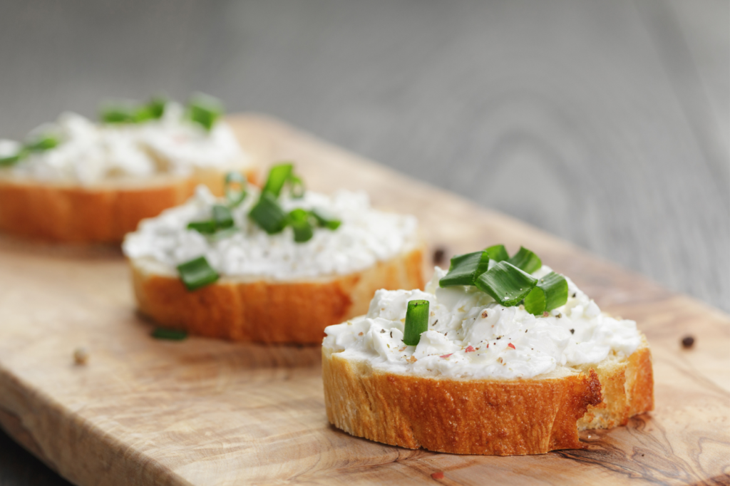 Crème de chèvre parfumée au Basilic